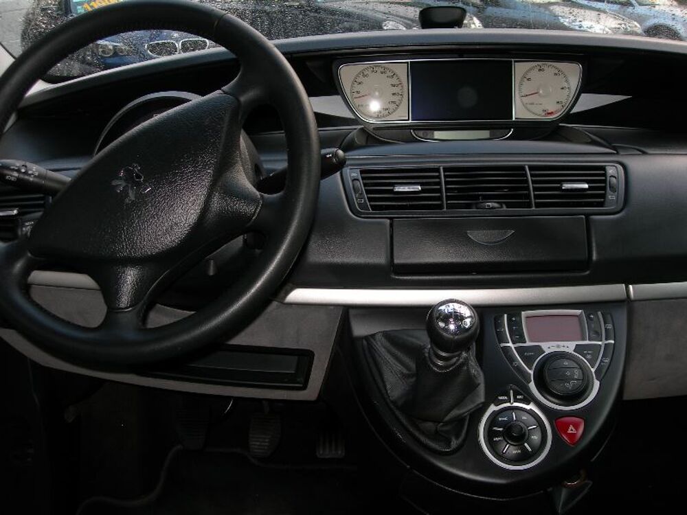 807 2.0 HDI136 FAP PREMIUM PACK 7 PLACES 2011 occasion 22100 Dinan
