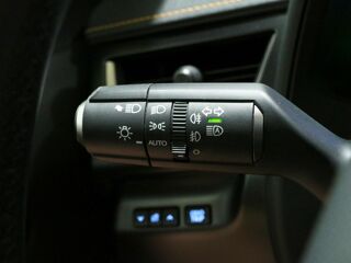 UX 250h Pack Business 2WD 2022 occasion 77400 Lagny-sur-Marne