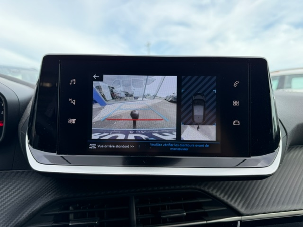 208 1.2 PURETECH 100CH S&S STYLE EAT8 + GPS 2023 occasion 16400 Puymoyen
