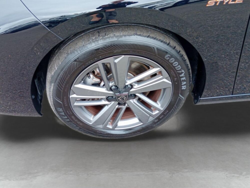 308 1.2 Hybrid 145ch Style e-DCS6 / Navigation connect&eacute;e 2025 occasion 28500 Vernouillet