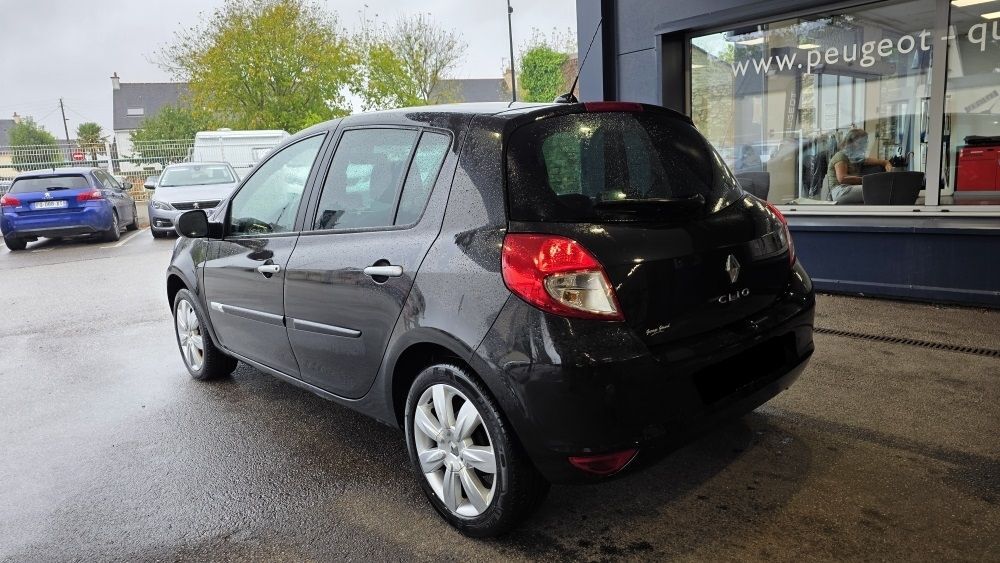 Clio III 1.5 DCI 85CH EXCEPTION PACK CUIR TOMTOM 5P 2010 occasion 56530 QUEVEN