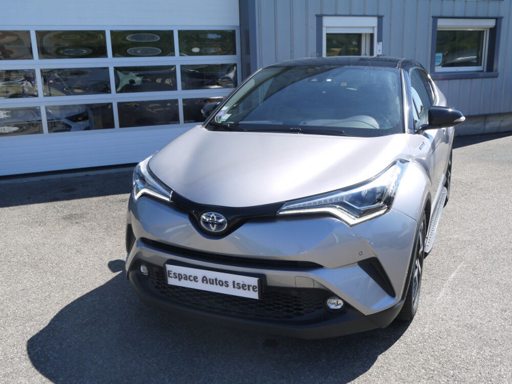 C-HR 122H GRAPHIC 2WD E-CVT / DISTRIBUTION A CHAINE 2018 occasion 38260 La C&ocirc;te-Saint-Andr&eacute;
