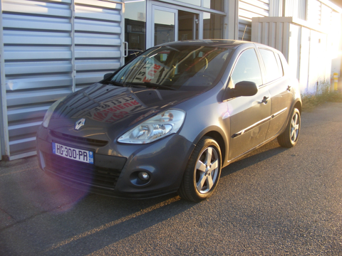 Clio III III 1.2 16V 75CH EXPRESSION 5P 2009 occasion 38150 Salaise-sur-Sanne