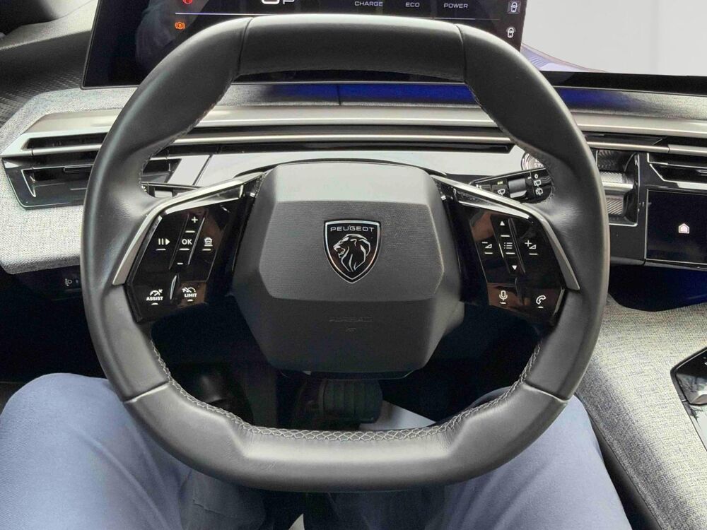 5008 Hybrid 145ch Allure e-DCS6 / Pack vision 360 & drive assist 2025 occasion 28500 Vernouillet