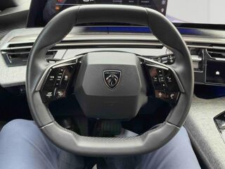 5008 Hybrid 145ch Allure e-DCS6 / Pack vision 360 & drive assist 2025 occasion 28500 Vernouillet