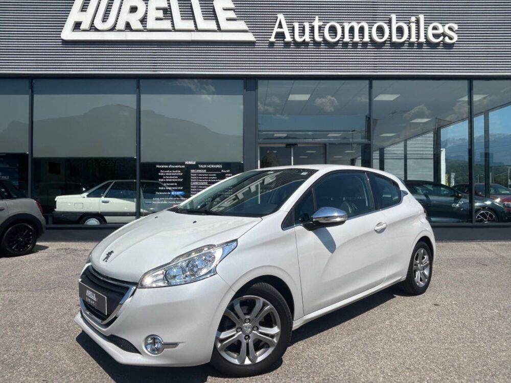 208 1.6 E-HDI FAP ALLURE 4CV 3P 2014 occasion 38130 ECHIROLLES