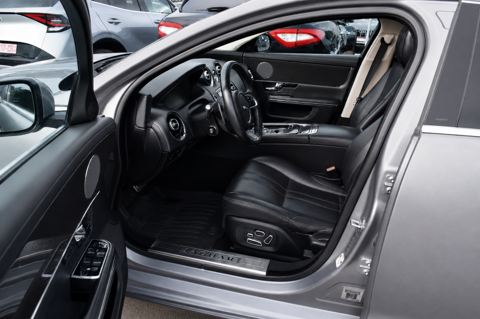 XJ 3.0D V6 LUXE PREMIUM LONG BVA6 2010 occasion 34740 Vendargues