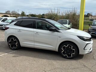 Grandland 1.6 Turbo 300ch Hybride Ultimate 4x4 2022 occasion 13200 Arles