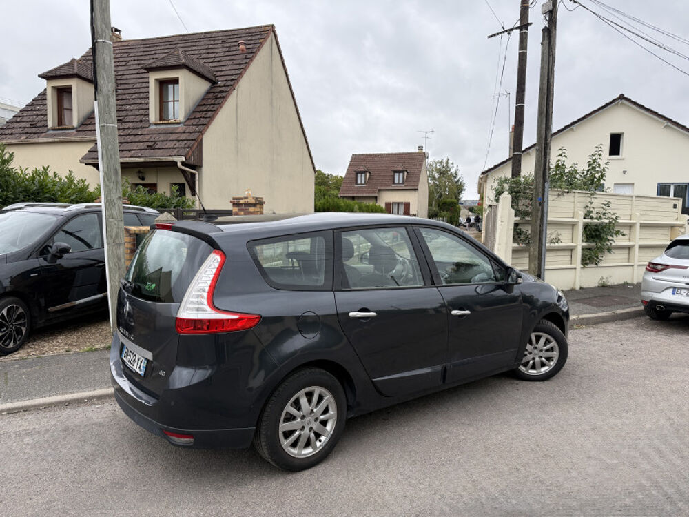 Grand Sc&eacute;nic III 1.9 DCI 130CH FAP PRIVILEGE EURO5 5 PLACES 2011 occasion 95480 PIERRELAYE