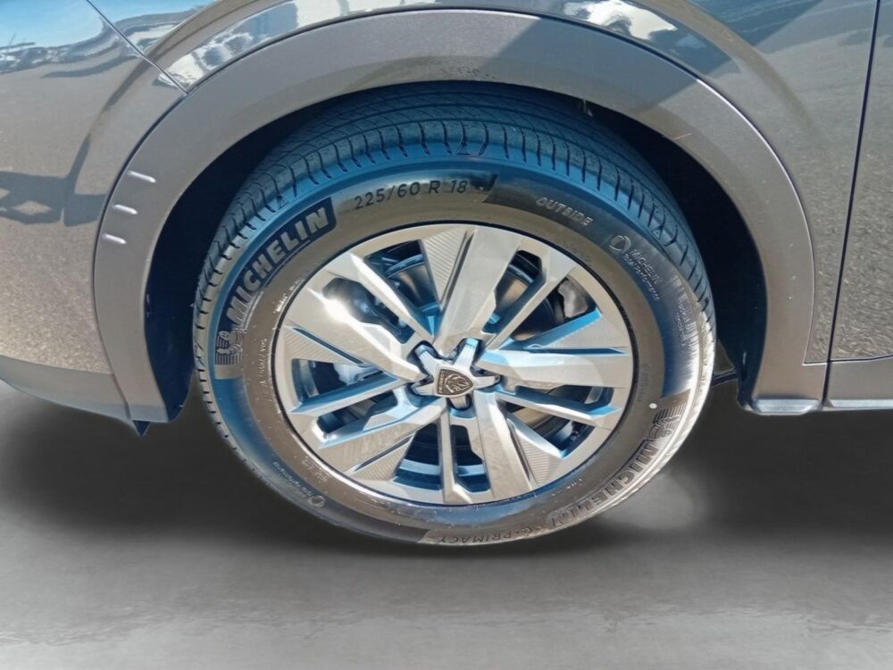 3008 1.2 Hybrid 145ch Allure e-DCS6 / Pack Panoramic Navigation 2026 occasion 28500 Vernouillet