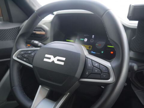 Duster 1.6 HYBRID 140CH EXTREME / TVA RECUPERABLE / 18325HT 2025 occasion 38260 La C&ocirc;te-Saint-Andr&eacute;