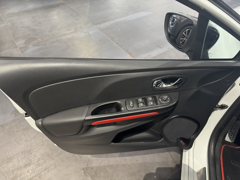 Clio IV 1.6 T 200CH RS EDC 82 800 KM PLB AUTO 2014 occasion 12000 RODEZ