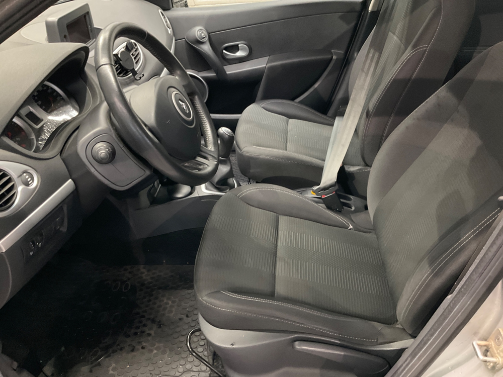 Clio III Estate III 1.2 16V 75CH AUTHENTIQUE 2009 occasion 38150 Salaise-sur-Sanne