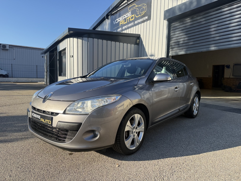 Renault M&eacute;gane III 1.5 DCI 110CH FAP DYNAMIQUE / TOUTES FACTURES / 2010 occasion Voreppe 38340