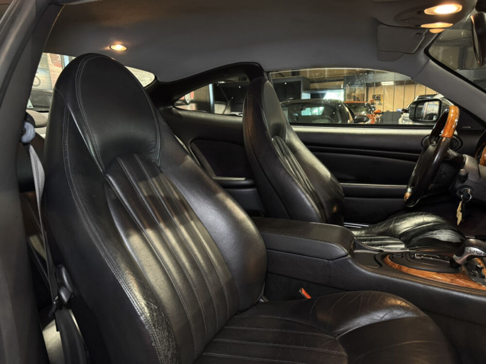 XK R 4.0 SURALIMENTE COUPE BA 1999 occasion 63170 Aubi&egrave;re
