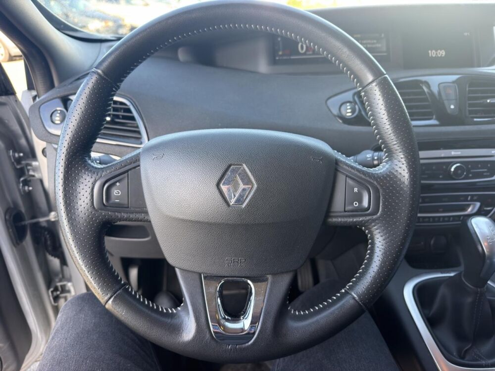 Grand Sc&eacute;nic II 1.5 dCi 110ch Bose EDC Euro6 7 places Boite Automatique 2016 occasion 17450 Saint-Laurent-de-la-Pr&eacute;e