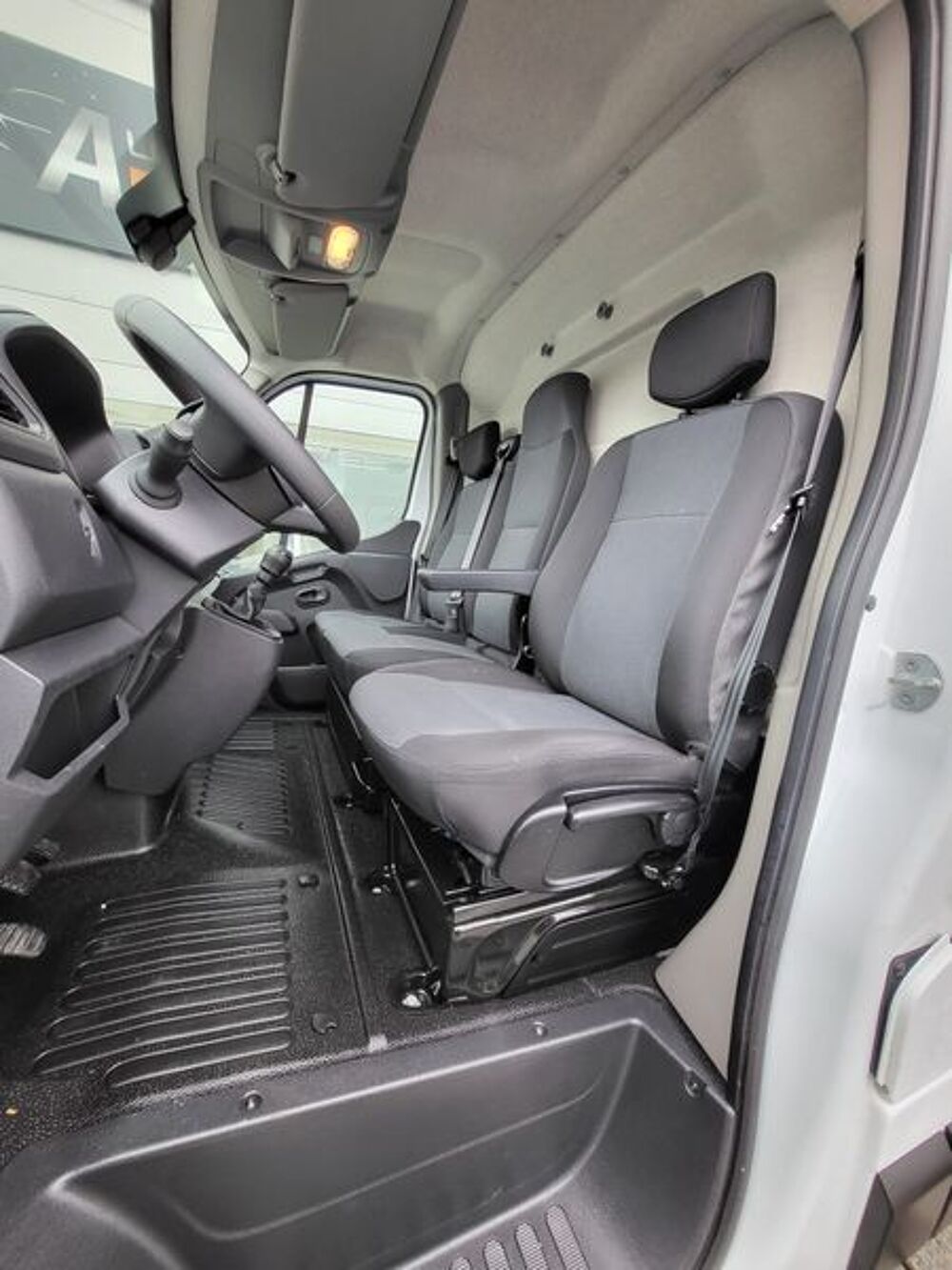 Master F3500 L2H2 2.3 BLUE DCI 135CH CONFORT EURO6E PORTE VITRE CHE 2023 occasion 33700 M&eacute;rignac