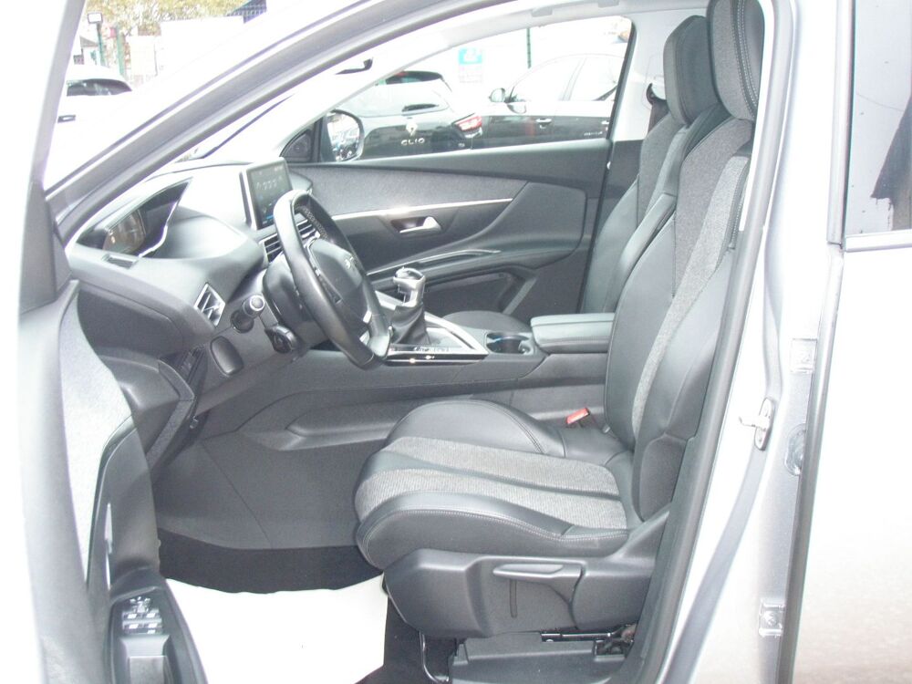 5008 II 1.5 BLUEHDI 130 ALLURE BUSINESS 2019 occasion 93220 Gagny