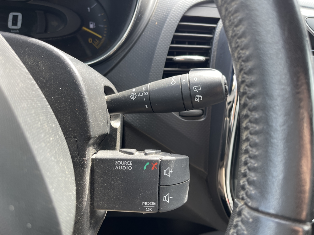 Captur 0.9 TCE 90CH STOP&START ENERGY INTENS ECO&sup2; EURO6 2015 occasion 33700 M&eacute;rignac