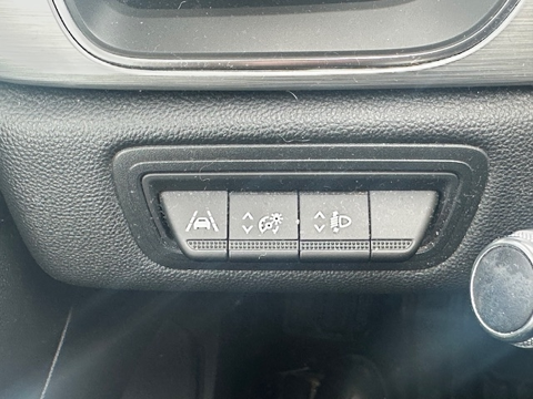 Captur INTENS MILD HYBRID 140 EDC PARK ASSIST 2021 occasion 16400 Puymoyen