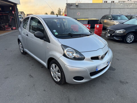 Aygo 1.0 VVT-I 68CH CONFORT 3P FAIBLE KM 2010 occasion 93220 Gagny