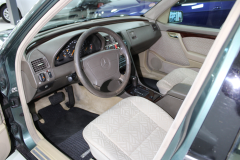 Classe C 220D ELEGANCE BVA 1995 occasion 77120 Coulommiers