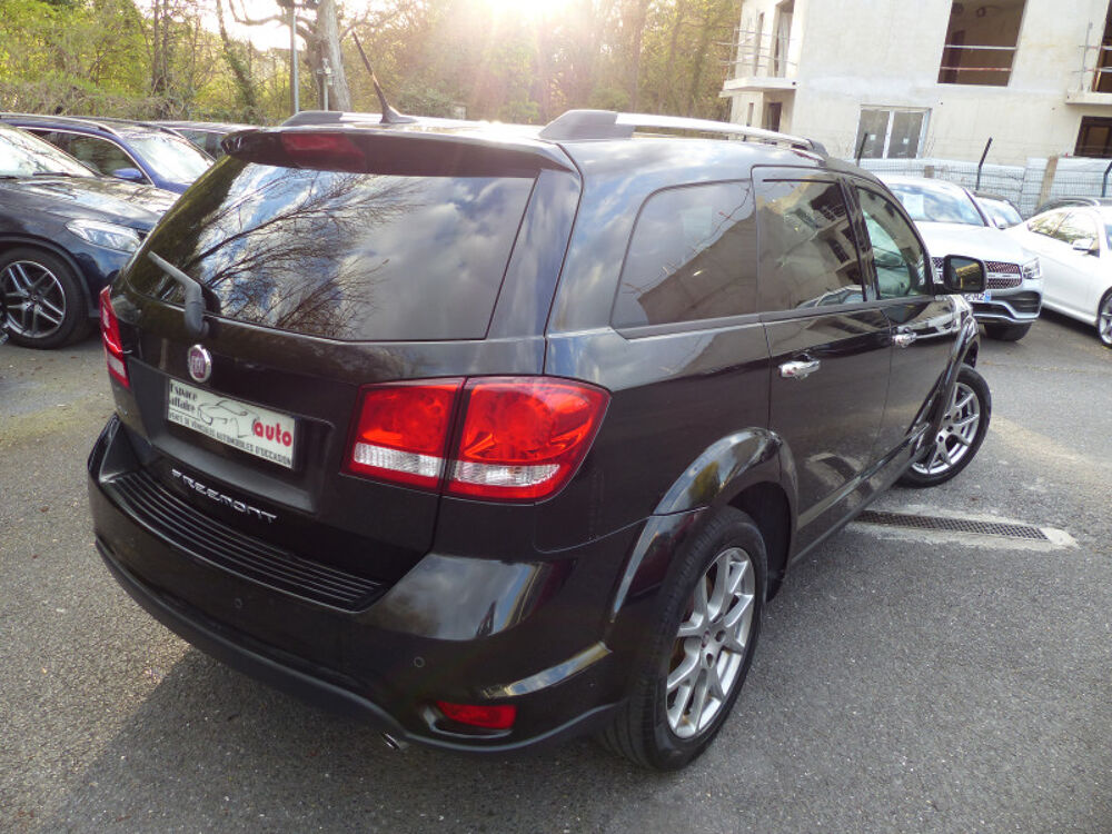 Freemont 2.0 MULTIJET 16V 170CH LOUNGE AWD BVA 2014 occasion 77144 Mont&eacute;vrain