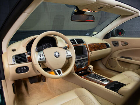 XK R 416CH V8 / BRITISH RACING GREEN / INTERIEUR BEIGE 2007 occasion 10120 SAINT ANDRE LES VERGERS