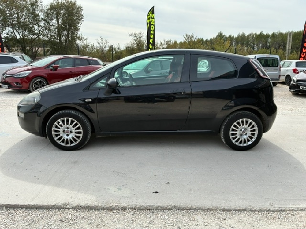 Punto 1.2 8V 69CH EASY 3 PORTES 2012 occasion 30360 V&eacute;z&eacute;nobres