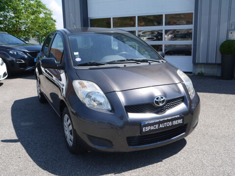 Yaris 69 VVT-I / DISTRIBUTION A CHAINE 2011 occasion 38260 La C&ocirc;te-Saint-Andr&eacute;