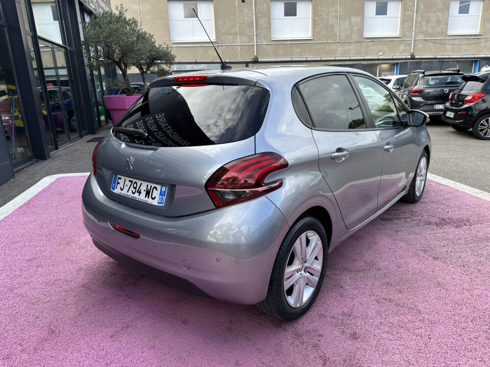 208 1.2 L 82CH E6.C SIGNATURE 5P 2019 occasion 07200 Aubenas