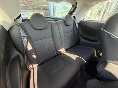 500 E 118CH PACK CONFORT 42KWH 2023 occasion 16400 Puymoyen