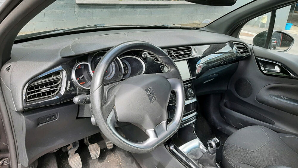 DS3 PURETECH 110CH SO CHIC S&S 2016 occasion 08000 Warcq