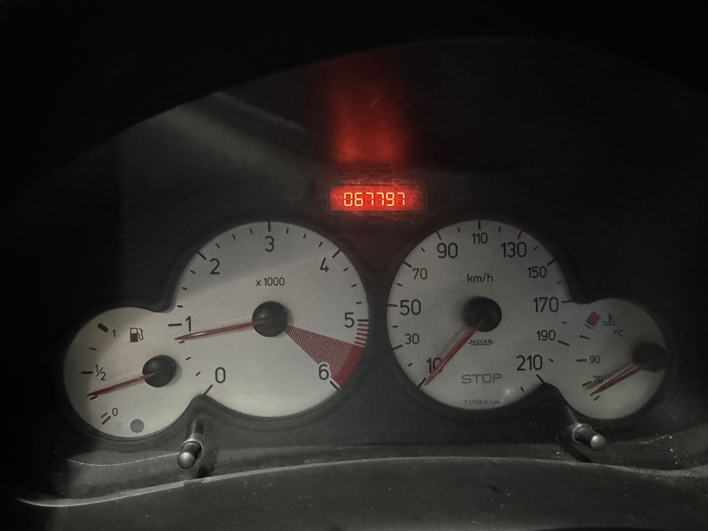 206 1.4 HDI 67000 KM PREMIERE MAIN 2004 occasion 12000 RODEZ