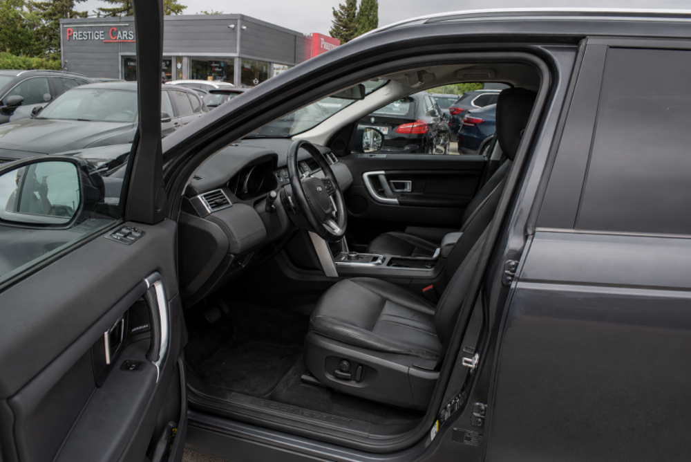 Discovery 2.0 SI4 240CH HSE AWD BVA 7Places le prix inclut la carte gr 2018 occasion 34740 Vendargues
