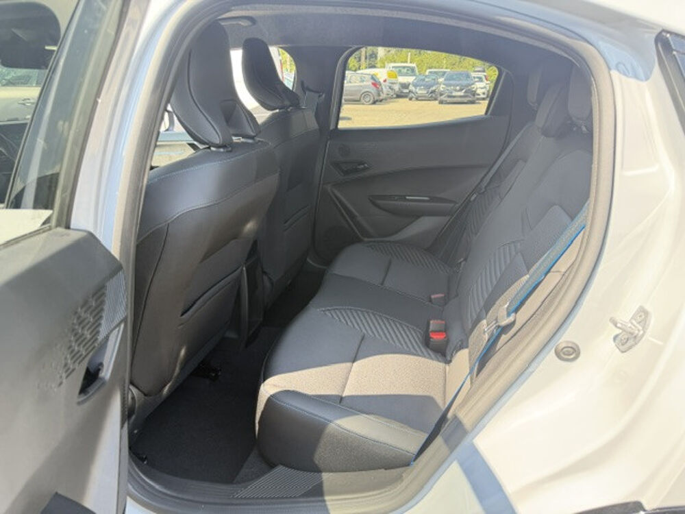 Clio VI 1.8 E-TECH 160CH FULL HYBRID ESPRIT ALPINE 2026 occasion 82000 Montauban