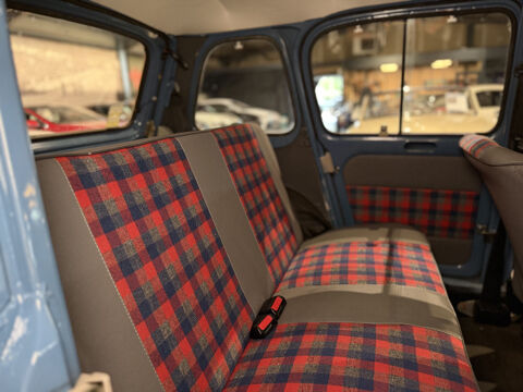 R4 112302 A 1985 occasion 63170 Aubi&egrave;re