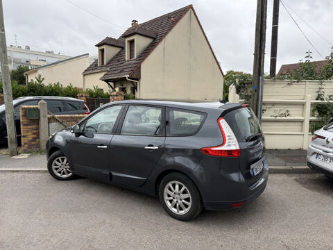Grand Sc&eacute;nic III 1.9 DCI 130CH FAP PRIVILEGE EURO5 5 PLACES 2011 occasion 95480 PIERRELAYE