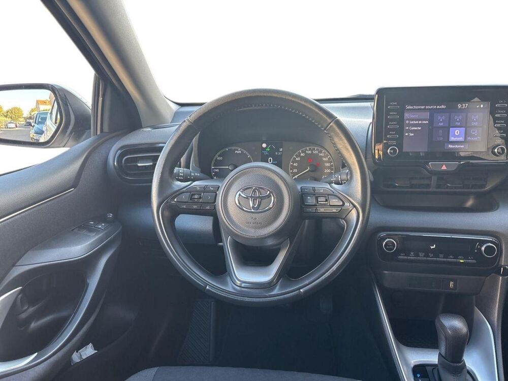 Yaris 116h Dynamic 5p MY22 2023 occasion 13300 Salon-de-Provence