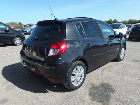 Clio III 1.5 DCI 75CH NIGHT&DAY ECO&sup2; 5P 2011 occasion 10600 Savi&egrave;res