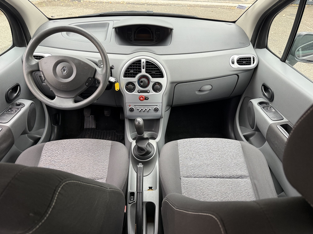 Grand Modus 1.5 DCI 85CH DYNAMIQUE / DISTRIBUTION , VIDANGE , 4 PNEUS NE 2010 occasion 38340 Voreppe