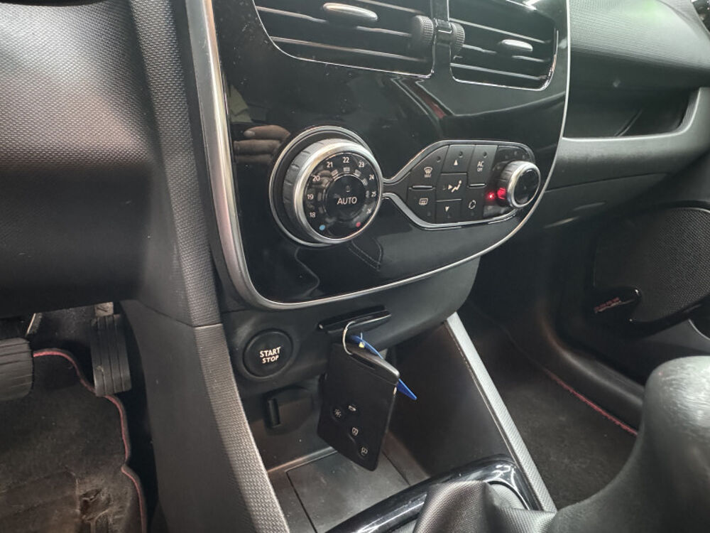 Clio IV 1.5 DCI 90CH BUSINESS ECO&sup2; 90G 2015 occasion 57185 CLOUANGE