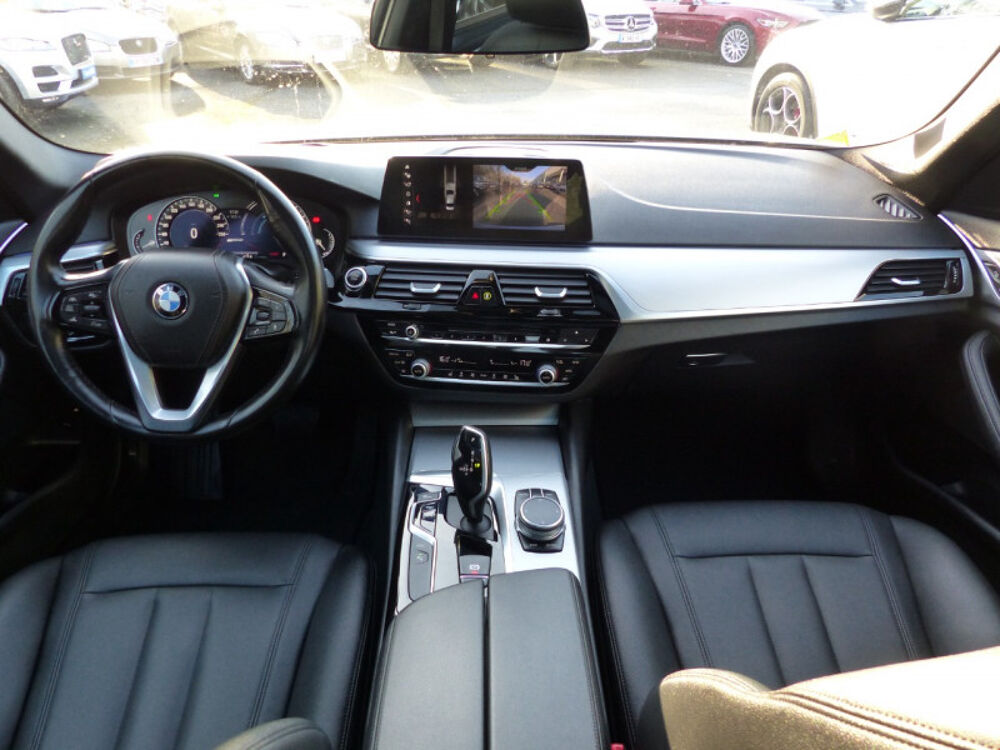 S&eacute;rie 5 (G30) 530EA IPERFORMANCE 252CH LUXURY 2018 occasion 77144 Mont&eacute;vrain