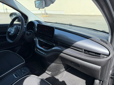 500 E 118CH PACK CONFORT 42KWH 2023 occasion 16400 Puymoyen