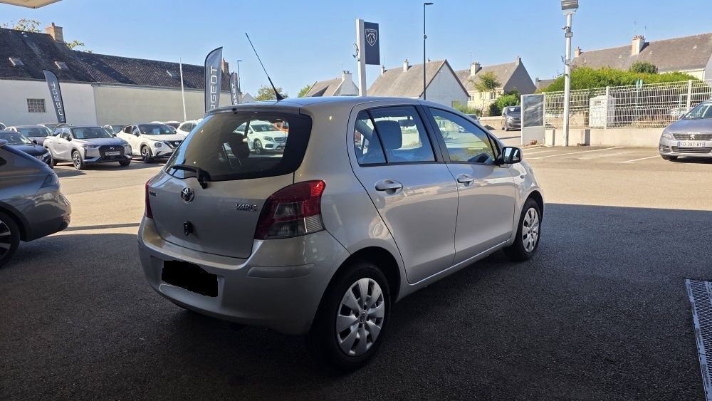 Yaris 100 VVT- CVT 5P 2011 occasion 56530 QUEVEN