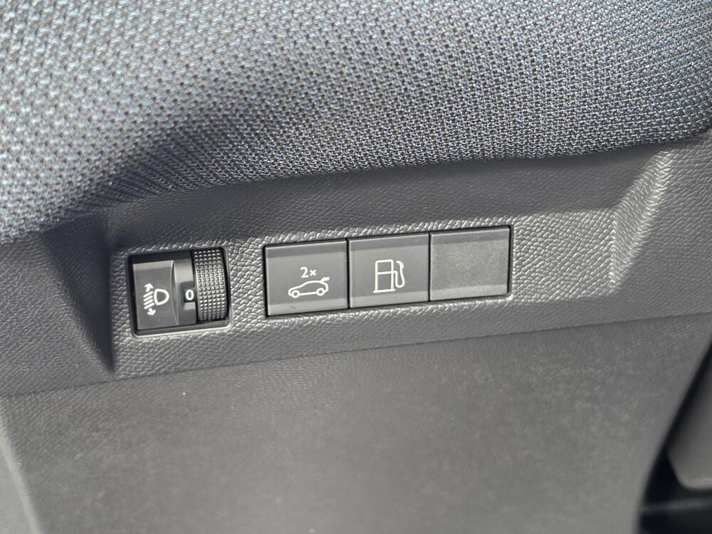C5 aircross 1.6 Hybride rechargeable 225 BUSINESS boite automatique 2025 occasion 56850 Caudan