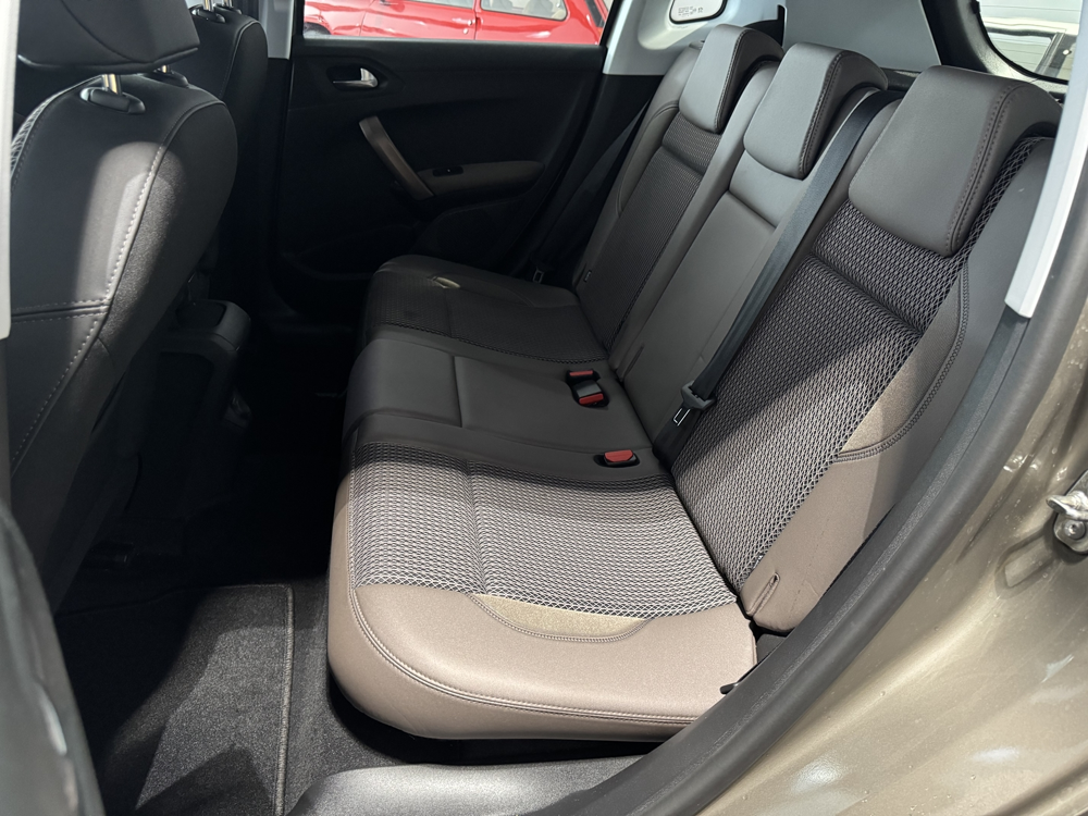 2008 1.6 BLUEHDI 100CH ALLURE 50 200 KM PREMIERE MAIN 2015 occasion 12000 RODEZ