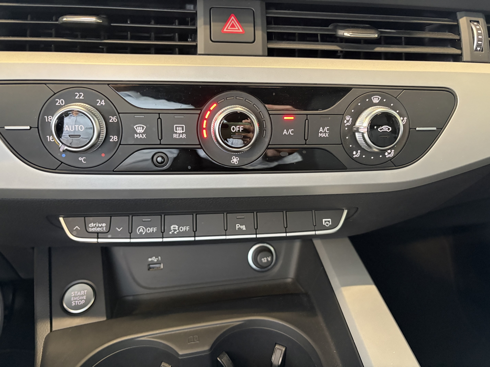 A4 40 TFSI 204CH BUSINESS LINE S TRONIC 7 2021 occasion 56530 Qu&eacute;ven