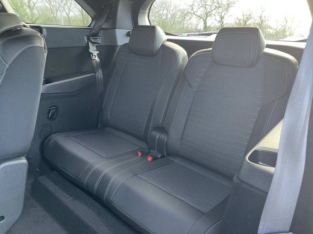 5008 HYBRID 145CH GT E-DCS6 2026 occasion 33700 M&eacute;rignac