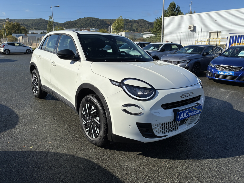 Fiat 600 1.2 HYBRID TURBO 110CH POP EDCT6 STEP 2 2025 occasion 63200 Malauzat